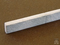 Einfache Betonbahnsteigkanten, L = ca. 180cm , Baugröße H0