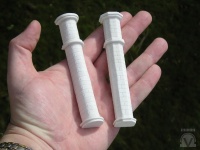 Pilaster(Halbpfeiler), halbrund, weißes Material