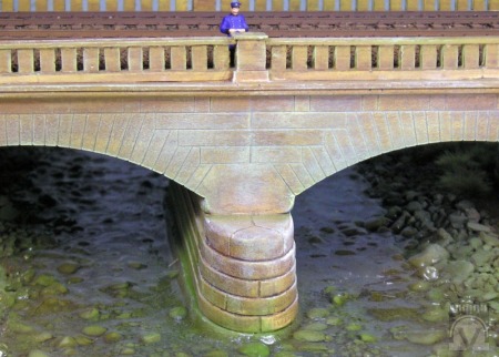 Flutbrücke über die Rhume, 2-gleisg, Grundset mit zwei Bögen, graues Material