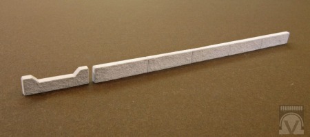 Einfache Betonbahnsteigkanten, L = ca. 45cm, Baugröße H0