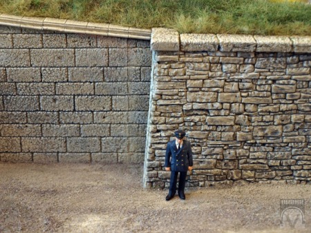 Bauplatte Bruchsteinmauerwerk, weißes Material, Maßstab 1:45