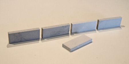 Einfache Betonbahnsteigkantenteile für Spur 0, 30 Stck., Mengenrabattposition