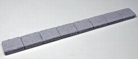 Decksteinreihe Werkstein, weißes Material, Maßstab 1:45