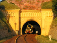 Volkmarshäuser Tunnel, Südportal aus grauem Material, H0