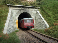 Rote Bgel Tunnel, H0, weies Material